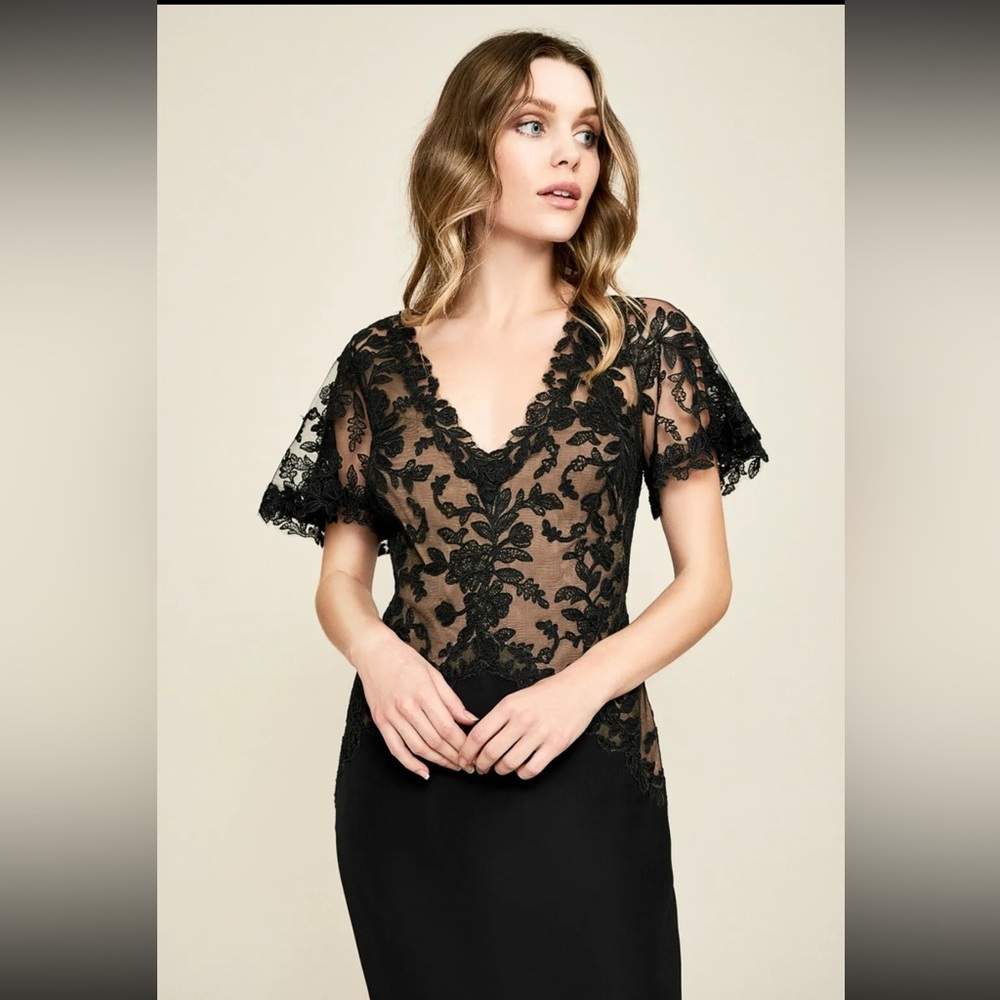 Tadashi Shoji Strom Flutter-Sleeve Crepe Gown size 8